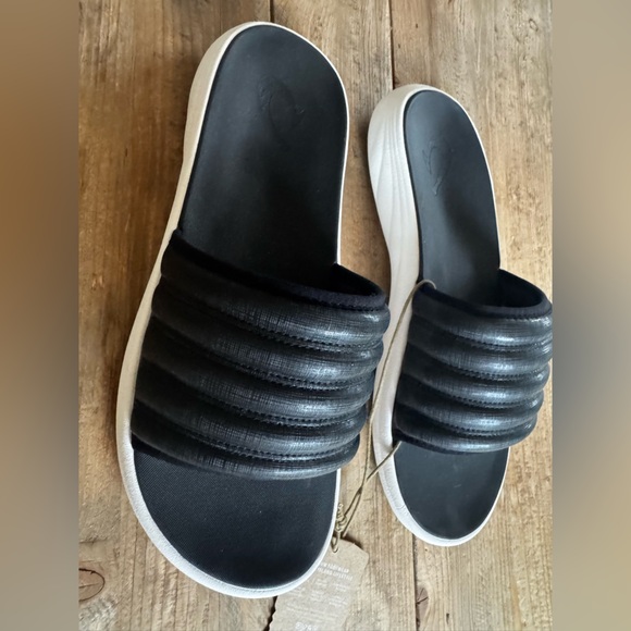 New Komo Slide Sandal Black (Men) OluKai Size 13 $90 main image 4